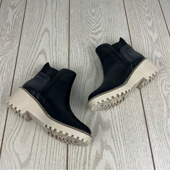 DV Dolce Vita Women's Rielle Chelsea Lug Sole Booties 7M Black Exotic $70 - Picture 4 of 9